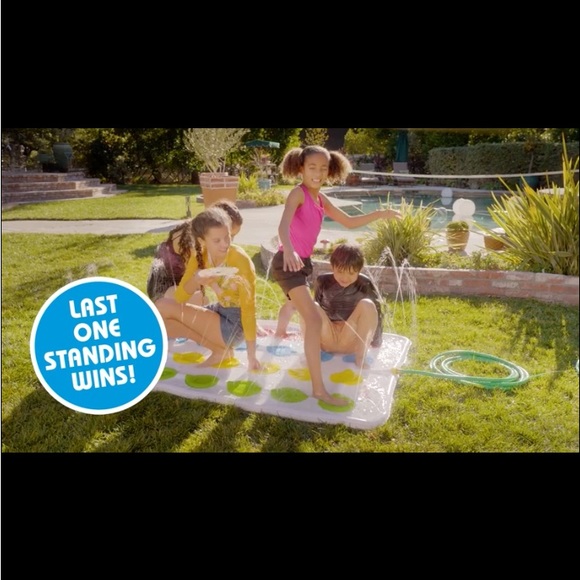 Hasbro Twister Splash Mat 68X52 in - Picture 4 of 11